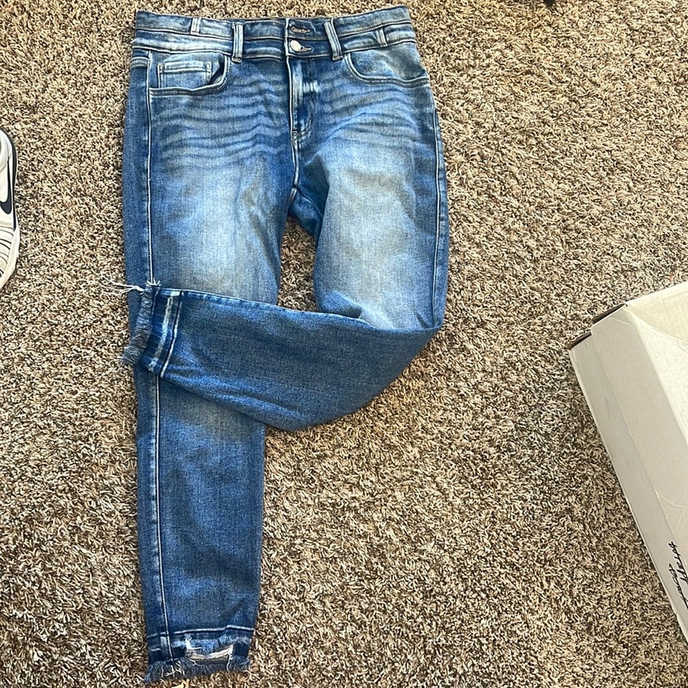 KanCan size 29 skinny jeans